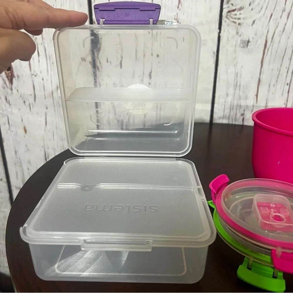 Sistema Food Storage containers. 2 soup 19 oz cups and 1 lunch cube